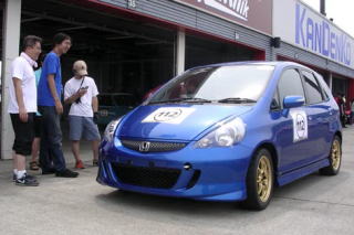 �݂Ȃ���h���C�o�[�ł��B�w���S���Ⴂ�܂��i�΁j