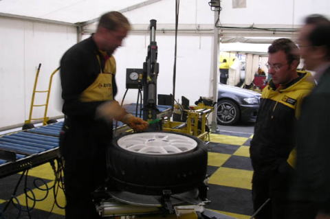 �_�����b�v���񂿁B�X�^�b�t�͍Ō�܂ŐS�z���Ă���܂���