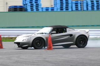 �t���u���[�L���O