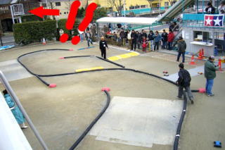 ���̖��̃J�S�͂Ȃ�ł��傤�H�@�킩�����l�͂p�����������a�n�w�ցB���i�͏o�܂���i�΁j�B